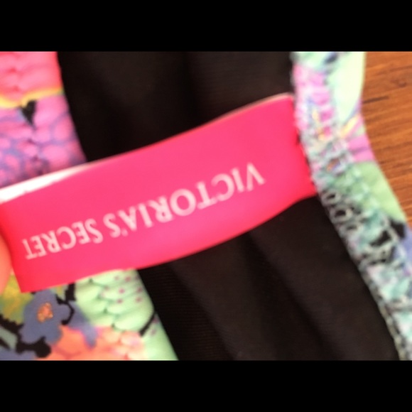 SOLD Victoria’s Secret Bandeau Swim Bikini Bra Top - Picture 3 of 4